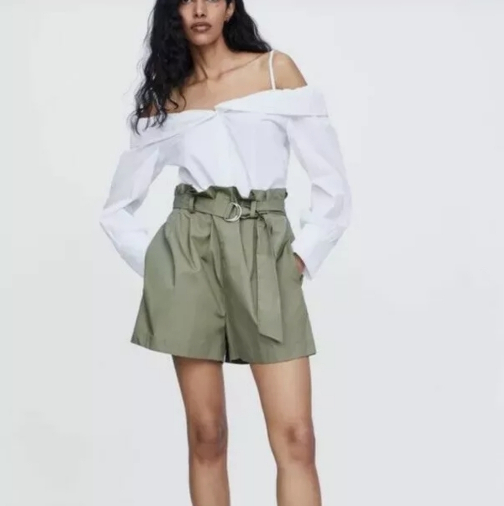 ZARA Paperbag Poplin shorts with belt olive green XS